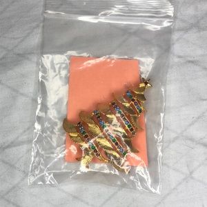 Christmas tree brooch